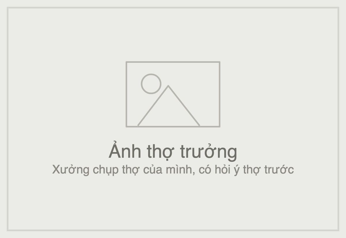Ô nhãn xám vẽ sẵn — chỗ để xưởng gắn ảnh chân dung thợ trưởng của mình